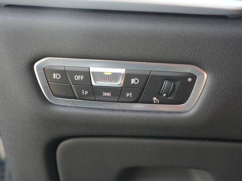 Used 2021 BMW X7 xDrive40i w/ M Sport Package AWD/4WD image 12