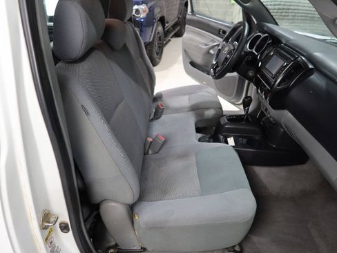 Used 2014 Toyota Tacoma 2WD Regular Cab image 13