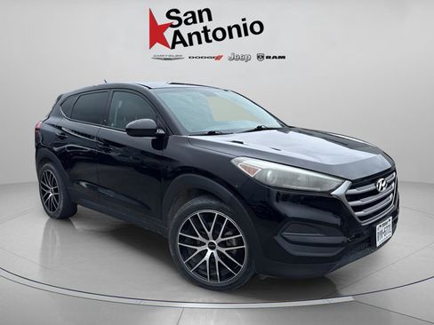Used 2018 Hyundai Tucson SE image 1