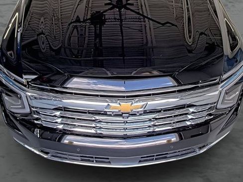 New 2026 Chevrolet Suburban Premier w/ Sun And Tow Package AWD/4WD image 18