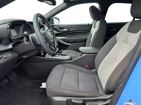 Used 2024 Chevrolet Trax RS w/ Driver Confidence Package FWD image 11