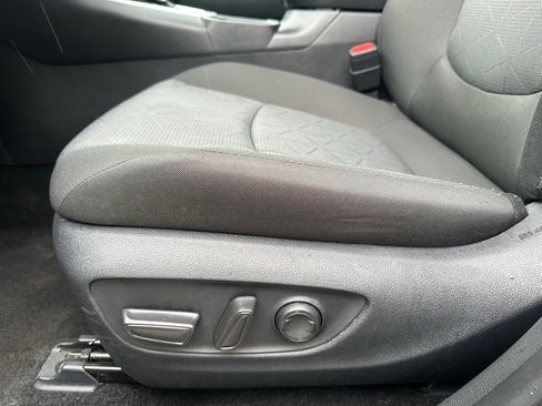 Used 2025 Toyota RAV4 XLE FWD image 25