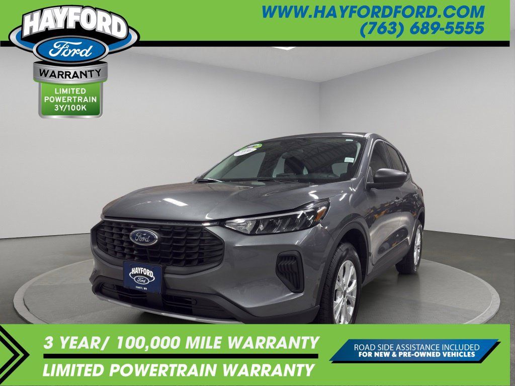 Used 2026 Ford Escape Active w/ Cold Weather Package AWD/4WD image 1