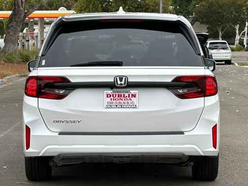 New 2026 Honda Odyssey EX-L image 5