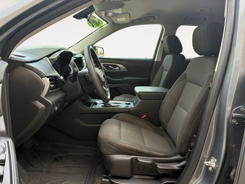 Used 2019 Chevrolet Traverse LS w/ LPO, Floor Liner Package FWD image 9