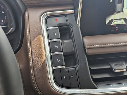 Used 2024 Chevrolet Tahoe High Country w/ Advanced Technology Package image 25