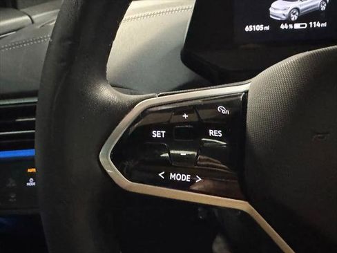 Used 2023 Volkswagen ID.4 Pro image 18