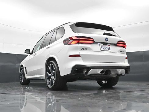 Used 2026 BMW X5 xDrive50e w/ M Sport Package AWD/4WD image 31