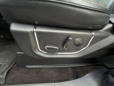 Used 2023 Ford Expedition Platinum image 26