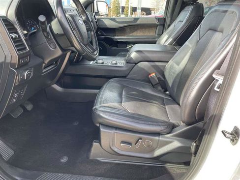 Used 2019 Ford Expedition Limited w/ Equipment Group 301A image 8