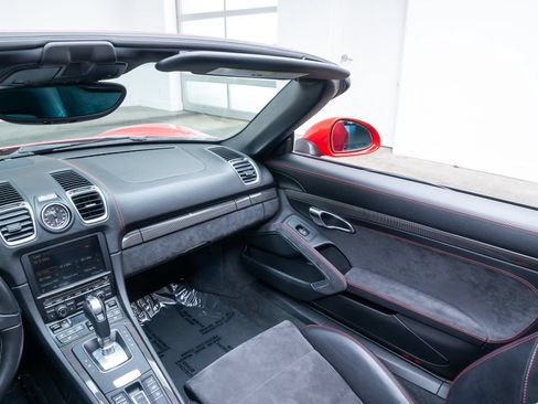 Used 2016 Porsche Boxster GTS RWD image 12