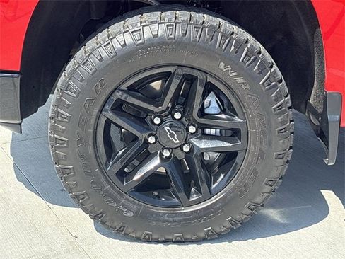 Used 2023 Chevrolet Silverado 1500 Custom Trail Boss w/ LPO, Dark Essentials Package image 10