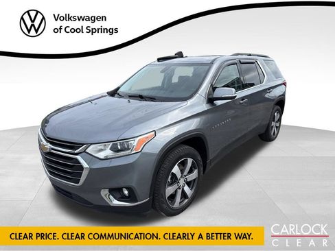Used 2021 Chevrolet Traverse LT w/ LT Premium Package FWD image 1