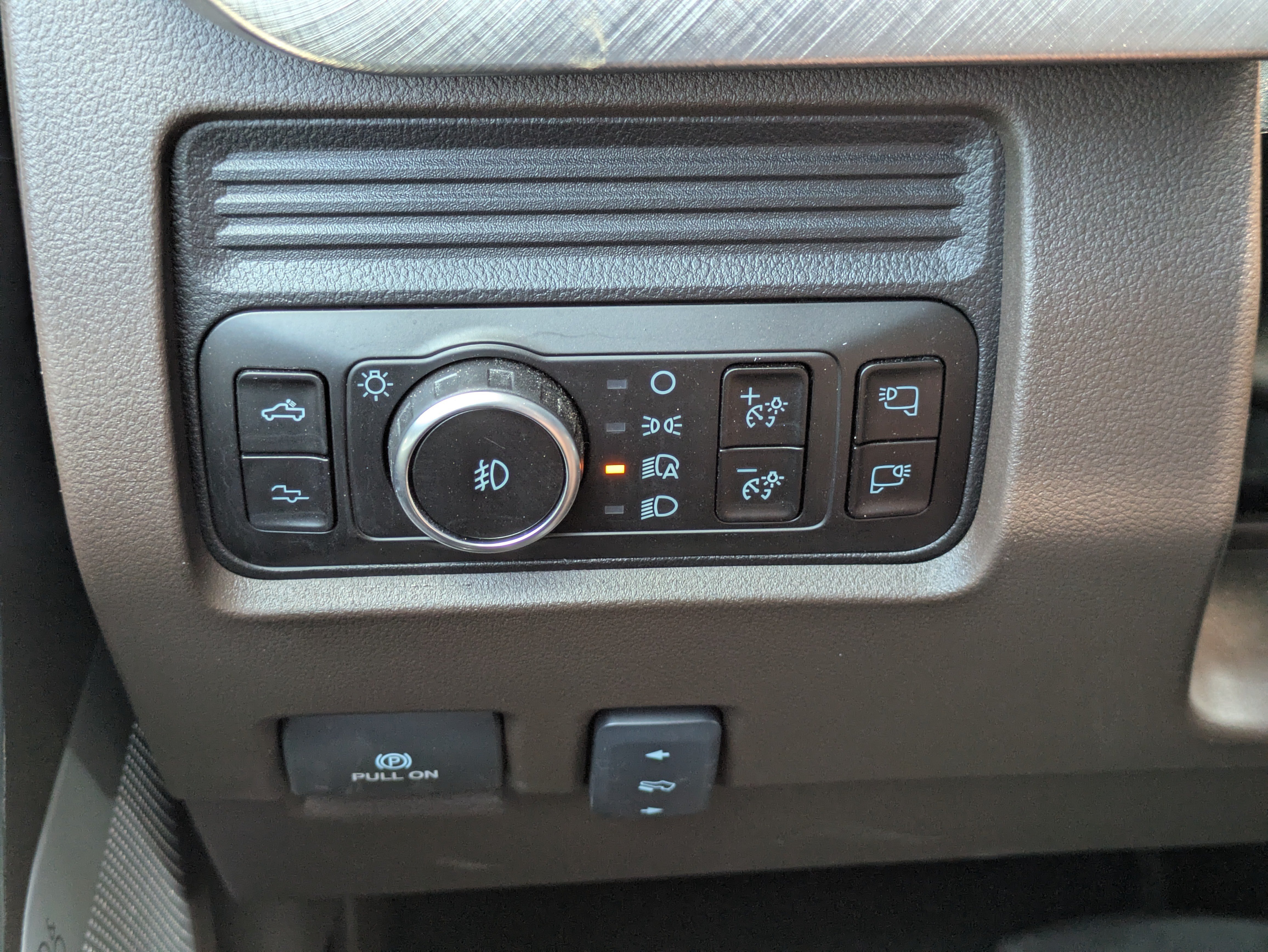 Used 2025 Ford F250 King Ranch w/ Tremor Off-Road Package AWD/4WD image 37