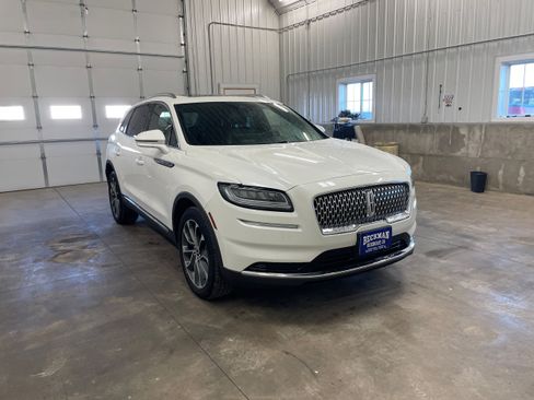 Used 2023 Lincoln Nautilus Reserve AWD/4WD image 7