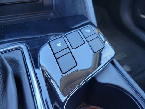 Used 2025 Kia Sportage EX image 15