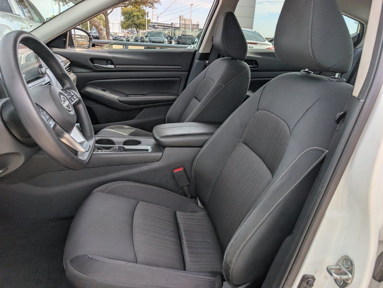 Used 2025 Nissan Altima 2.5 SV FWD image 26