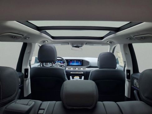 New 2026 Mercedes-Benz GLS 450 4MATIC image 5