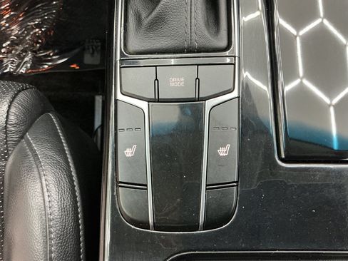 Used 2018 Kia Cadenza Premium FWD image 37