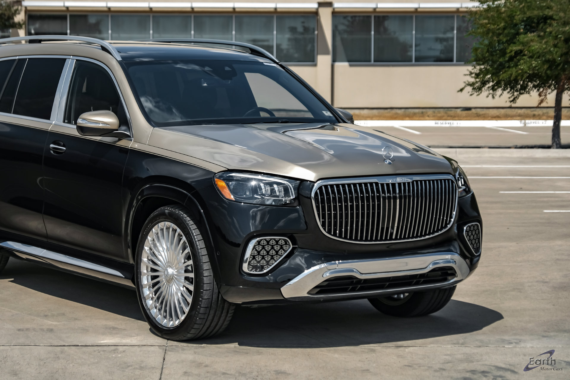 Used 2024 Mercedes-Benz Maybach GLS 600 4MATIC image 28