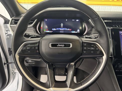 Used 2023 Jeep Grand Cherokee Altitude RWD image 24