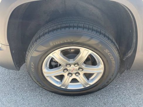 Used 2019 GMC Acadia SLE w/ LPO, Floor Liner Package FWD image 29