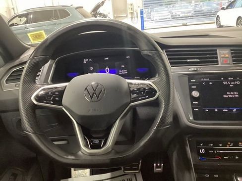 Used 2022 Volkswagen Tiguan SE R-Line AWD/4WD image 10