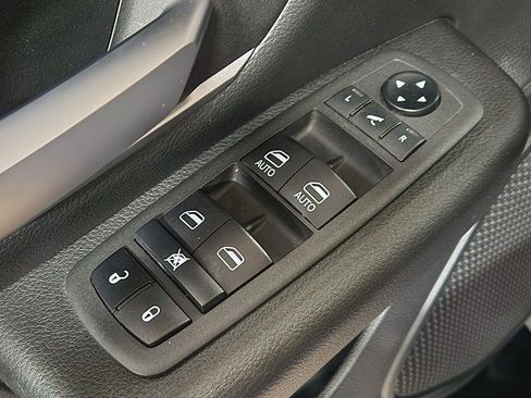 Used 2021 RAM 1500 Lone Star AWD/4WD image 47