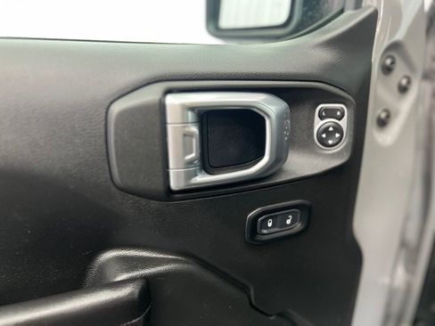 Used 2019 Jeep Wrangler Unlimited Sport S AWD/4WD image 26