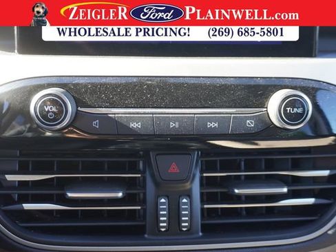 Used 2022 Ford Escape SE image 19