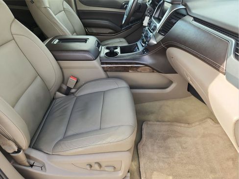 Used 2015 Chevrolet Suburban LT RWD image 26