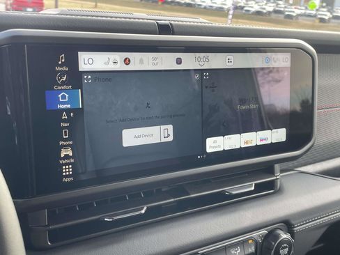 Used 2024 Jeep Wrangler Unlimited Rubicon image 2