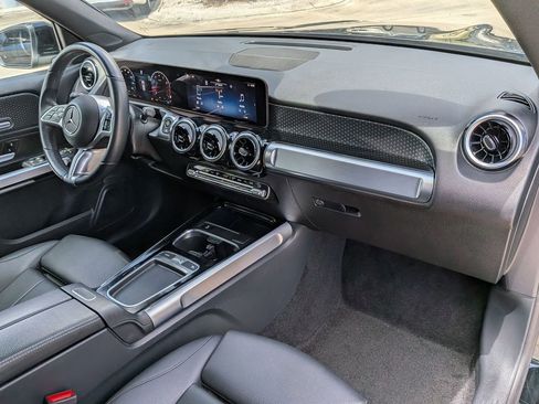 Used 2025 Mercedes-Benz GLB 250 image 25