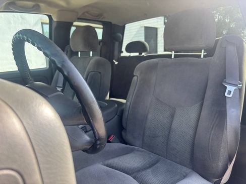Used 2005 Chevrolet Silverado 2500 LS AWD/4WD image 16