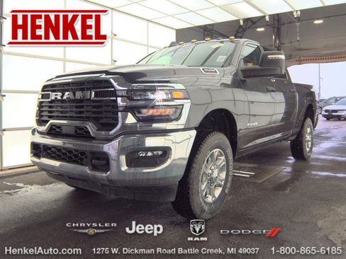 Used 2025 RAM 3500 Big Horn AWD/4WD image 1