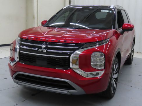 New 2025 Mitsubishi Outlander SEL image 7