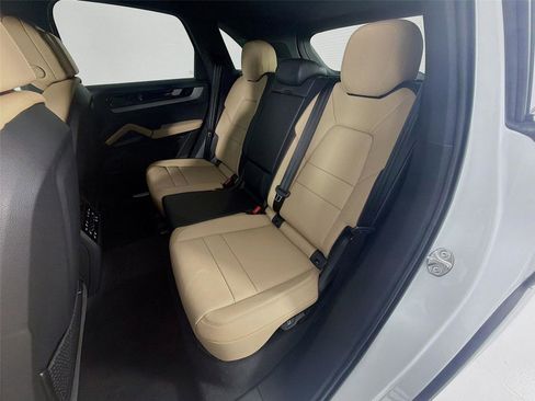 New 2026 Porsche Cayenne image 20