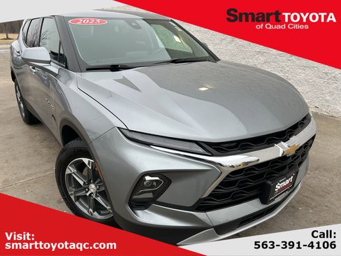 Used 2025 Chevrolet Blazer LT image 1