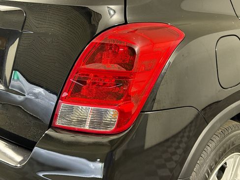 Used 2021 Chevrolet Trax LS w/ Tint and Cruise Package image 33