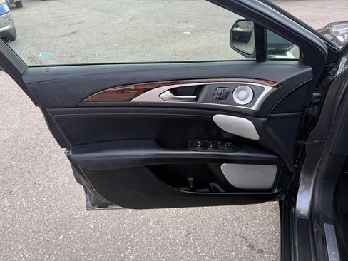 Used 2017 Lincoln MKZ Reserve w/ Luxury Package AWD/4WD image 17