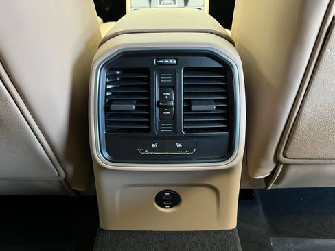 Used 2026 Porsche Macan image 17