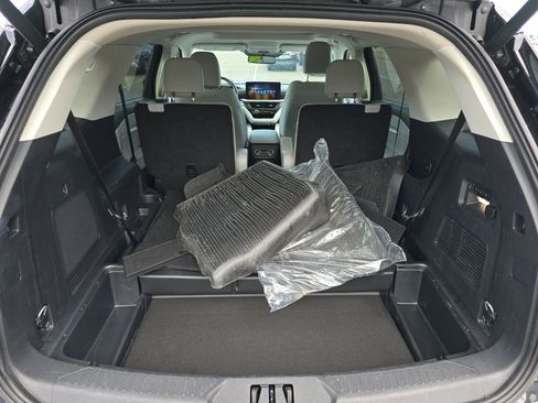 Used 2025 Ford Explorer Platinum w/ LUX Leather Package AWD/4WD image 5