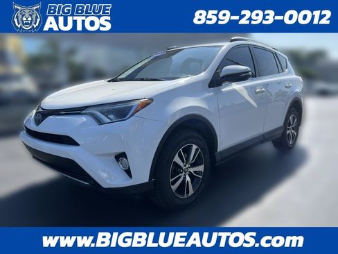 Used 2017 Toyota RAV4 XLE FWD image 1