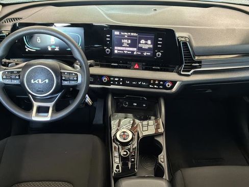 Used 2025 Kia Sportage LX FWD image 26