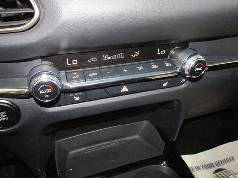 Used 2024 MAZDA CX-30 AWD 2.5 S w/ Premium Package image 23