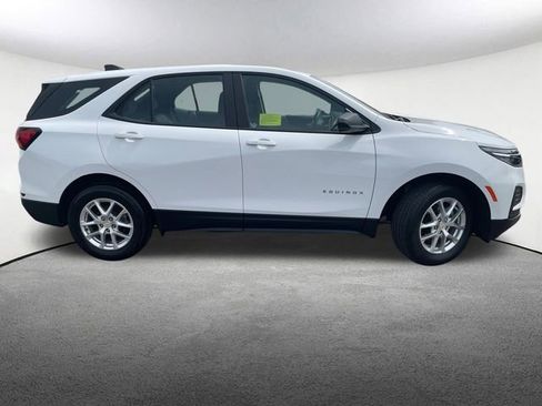 Used 2024 Chevrolet Equinox LS AWD/4WD image 17
