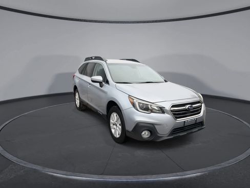 Used 2019 Subaru Outback 2.5i Premium image 2