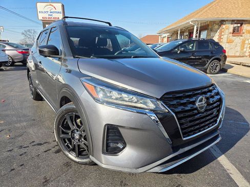 Used 2021 Nissan Kicks SR w/ Exterior Package FWD image 7