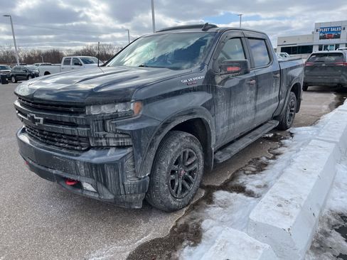 Used 2019 Chevrolet Silverado 1500 RST image 2