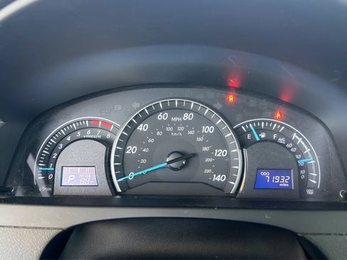 Used 2014 Toyota Camry LE FWD image 11